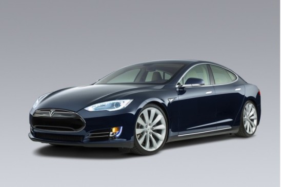 Tesla có mạo hiểm khi cho khởi động Model S bằng smartphone?